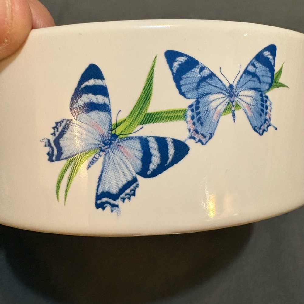 Vintage Large 1990's FTD White Porcelain Butterly Trinket Dish With Lid - Picture 6 of 7